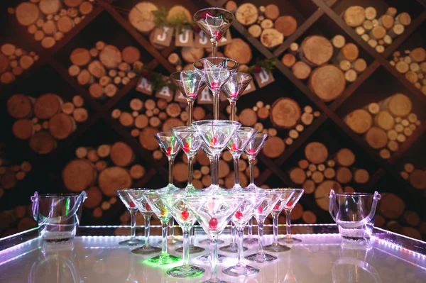 Piramide Van Glazen Met Verlichting Droog Ijs — Stockfoto