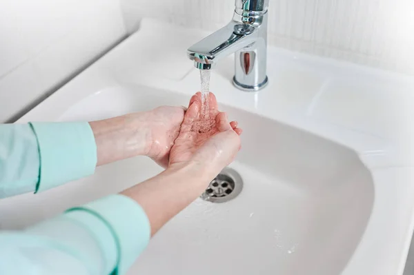 Lavar Mano Con Jabón Lavabo — Foto de Stock