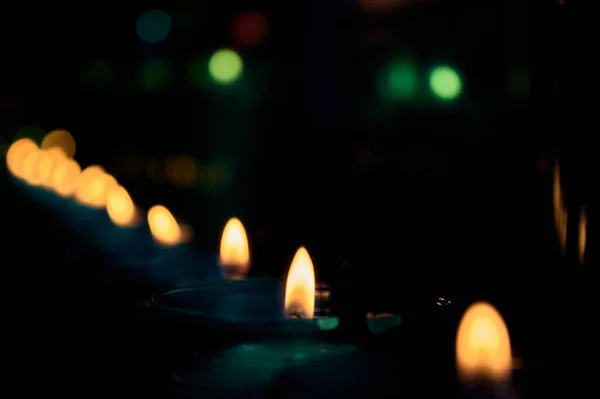 Ufokuserte Religiøse Lys Fjellhelligdom – stockfoto