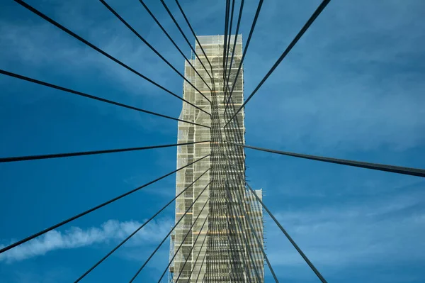 Vista Baixo Torre Aparelho Uma Ponte Renovação — Fotografia de Stock