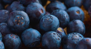 Kapalı bir uçaktaki yaban mersinlerinin ayrıntıları