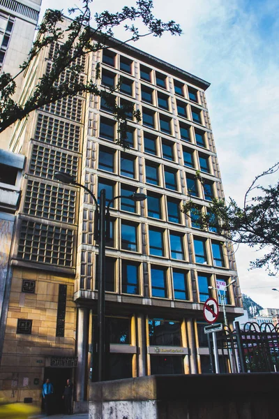 Bâtiment Moderne Avec Façade Relief Texture Bogota — Photo