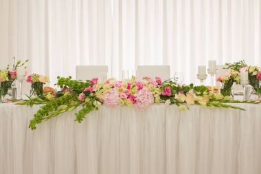 Lüks bir şekilde dekore düğün tablo