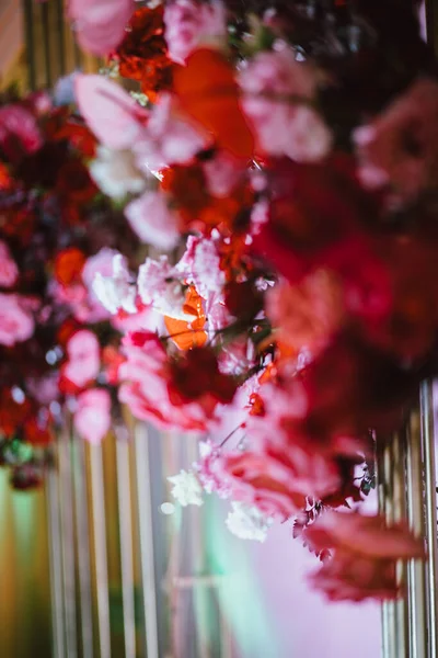 インテリアとして美しい自然の花装飾 結婚式の背景 ブライダルブーケ 結婚式の花花束 結婚式 ピンク 美しい — ストック写真