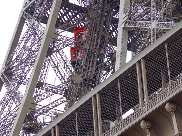 Fragment Eiffel Tower Paris France Deserted Tourists Self Isolation Quarantine — Stock Photo, Image