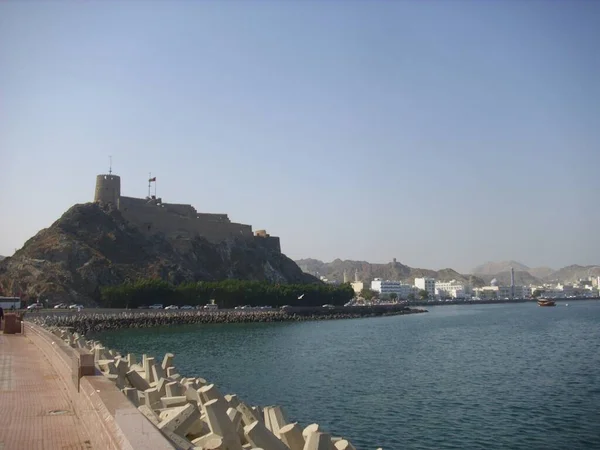 Oman Muscat Berbatu Ibukota Oleh Laut — Stok Foto