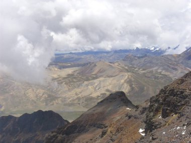 dağ bulutları göl tepeleri gökyüzü