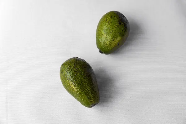 Avocado Witte Achtergrond Vegetarisch Eten Mexicaans Eten Tropisch Fruit Voor — Stockfoto