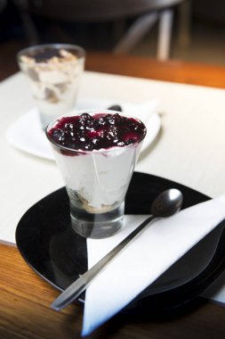 Peynirli kek lezzetli bardak