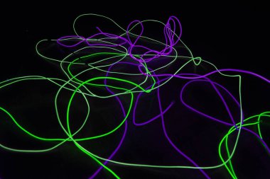 Karanlıkta renkli soyut kaos