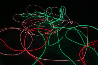 Karanlıkta renkli soyut kaos