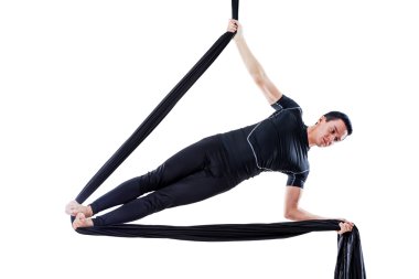 Hava ipek içinde asılı adam beyaz izole