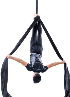 Hava ipek içinde asılı adam beyaz izole