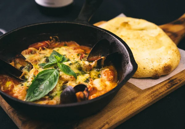 taze pişmiş deniz ürünleri