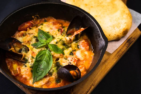 taze pişmiş deniz ürünleri