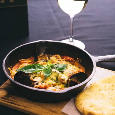 taze pişmiş deniz ürünleri