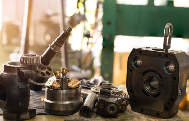 Çalışan hidrolik piston pompasının yedek parçaları, denetim ve onarım ağır makineleri 