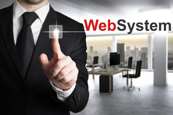 Affärsman i office trycka knappen webbsystem — Stockfoto