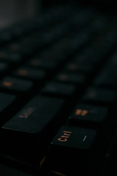 Bilgisayar klavyesi tuşları kapat