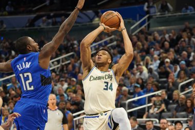 Milwaukee Bucks forveti Giannis Antetokounmpo # 34, 8 Şubat 2020 tarihinde Orlando Florida 'daki Amway' e atış yapıyor. Fotoğraf: Marty Jean-Louis