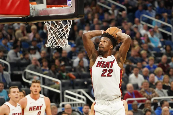 Miami Heat 'ten Jimmy Butler # 22, 1 Şubat 2020 tarihinde Orlando Florida' daki Amway Center 'da smaç basıyor. Fotoğraf: Marty Jean-Louis