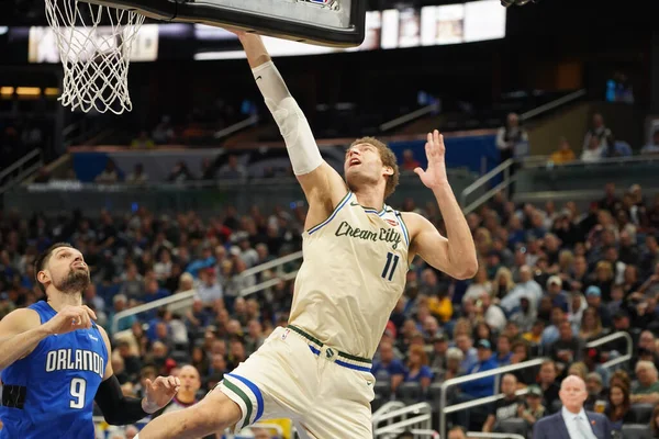 Orlando Magic, 8 Şubat 2020 tarihinde Orlando Florida 'daki Amway' de Milwaukee Bucks 'a ev sahipliği yaptı. Fotoğraf: Marty Jean-Louis