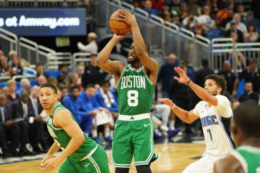Boston Celtics oyuncusu Kemba Walker 24 Ocak 2020 Cuma günü Orlando, Florida 'da Amway Center' da üç sayılık bir atış yaptı. Fotoğraf: Marty Jean-Louis