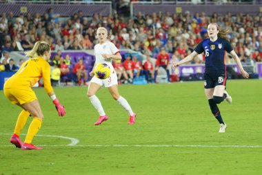 İngiliz kaleci Carly Telford # 1, 5 Mart 2020 tarihinde Orlando Florida 'daki Exploria Stadyumu' nda düzenlenen 2020 SheBelieves Kupası 'nda bir kurtarış yaptı. Fotoğraf: Marty Jean-Louis