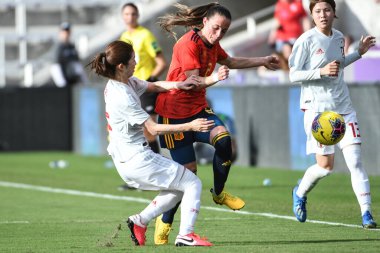 İspanya ve Japonya 'daki oyuncular, 5 Mart 2020' de Orlando Florida 'daki Exploria Stadyumu' nda düzenlenen 2020 SheBelieves Kupası 'nda maç yapacaklar. Fotoğraf: Marty Jean-Louis