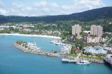 Ochos Rios Jamaica 'nın yaz günündeki güzel manzarası. Fotoğraf: Marty Jean-Louis