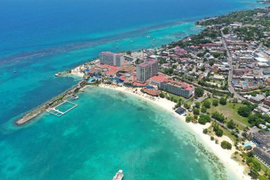 Ochos Rios Jamaica 'nın yaz günündeki güzel manzarası. Fotoğraf: Marty Jean-Louis