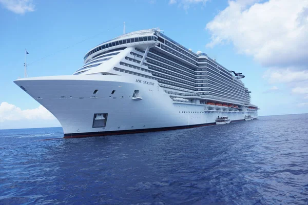 Cruise Ship Cayman Island June 2019 Photo Credit Marty Jean — Stock Fotó