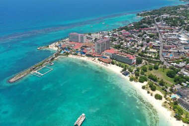 Ochos Rios Jamaica 'nın yaz günündeki güzel manzarası. Fotoğraf: Marty Jean-Louis