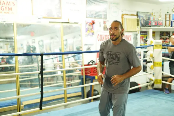 Boxer Keith One Time Thurman Ett Pressevenemang Hans Gym Innan — Stockfoto