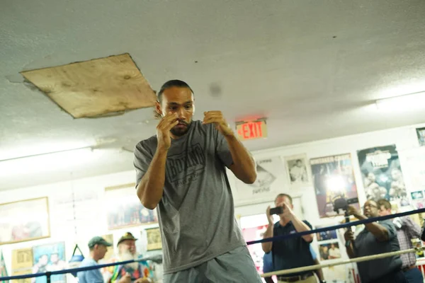 Boxer Keith One Time Thurman Egy Sajtóesemény Során Tornaterem Előtt — Stock Fotó