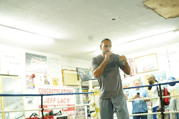 Boxer Keith One Time Thurman Während Einer Pressekonferenz Seinem Fitnessstudio — Stockfoto