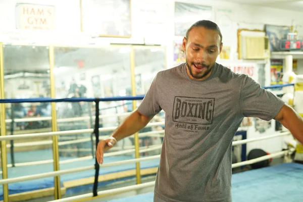 Boxer Keith One Time Thurman Während Einer Pressekonferenz Seinem Fitnessstudio — Stockfoto