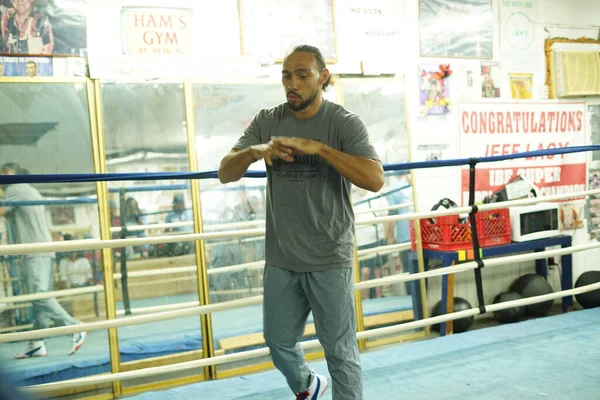 Boxer Keith One Time Thurman Während Einer Pressekonferenz Seinem Fitnessstudio — Stockfoto