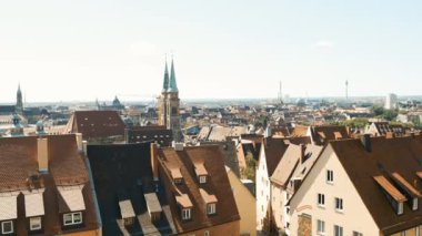 Nuremberg, Almanya 'nın panoramik manzarası. Ağustos güneşli bir gün