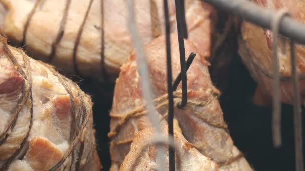 Ham dipanggang di rumah. Daging ham yang sangat lezat — Stok Video