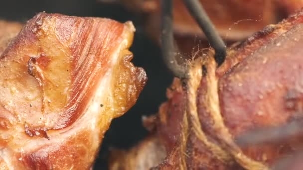 Ham dipanggang di rumah. Daging ham yang sangat lezat — Stok Video