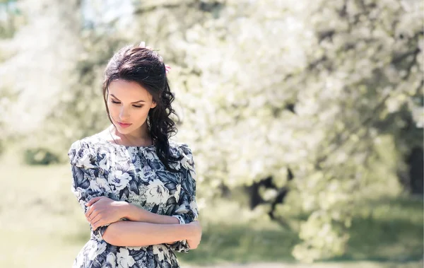 Jolie Femme Romantique Robe Été Sur Fond Jardin Fleuri Par — Photo