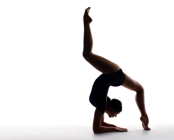 Professional Female Gymnast Sportswear Performs Handstand Training Elements Gymnastics Acrobatics — Stock Photo, Image