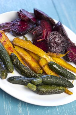 haşlanmış ve kızarmış organik sebze