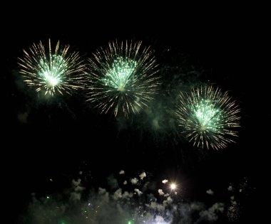 Güzel havai fişek patladı 