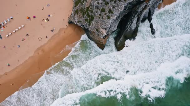 Letecký Pohled Ptačí Perspektivy Pláž Praia Adraga Sintra Portugalské Bílé — Stock video