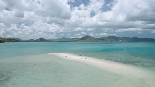 Antenn Drönare Bilder Cirkling Sandbar Form Avstånd Vacker Lagen Och — Stockvideo