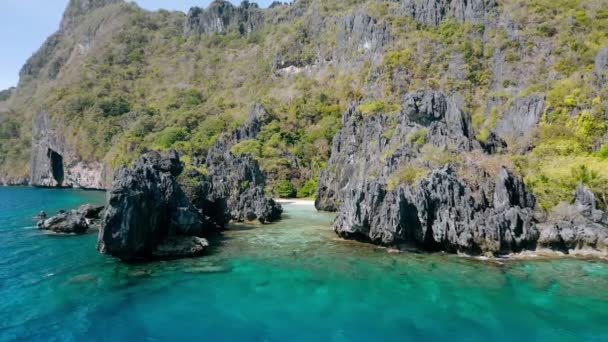 Aerial Drone View Tropical Coral Reef Rocky Formations Hidden Beach — Stock Video