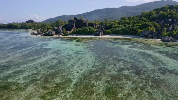 Aerial Footage Circling Granite Boulders Famous Anse Source Dargent Tropical Βίντεο Αρχείου