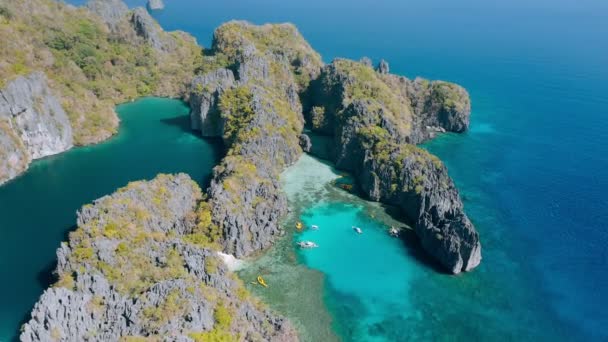 Vista Aérea Laguna Pequeña Grande Isla Miniloc Nido Palawan Philippines — Vídeos de Stock